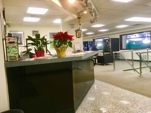 loc_deer_park_front_desk2
